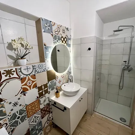 Tisa, Apartment *
